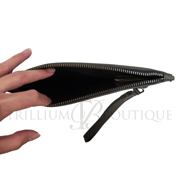 ETIENNE AIGNER Wristlet Clutch Medium Army Green Leather Clare Pebbled Finish